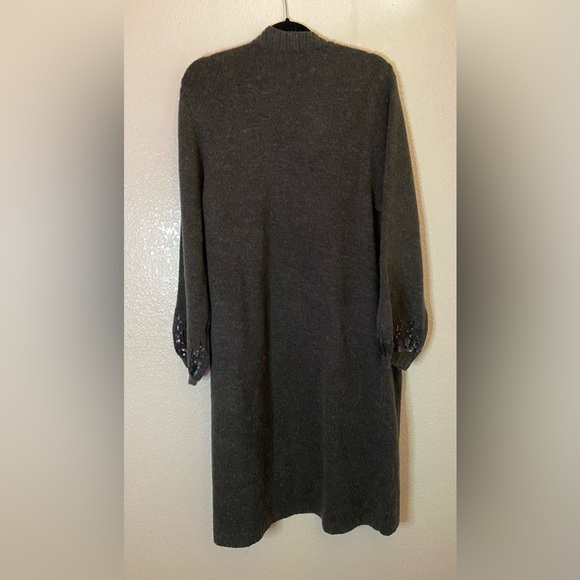 Torrid long gray cardigan sweater with pockets & sparkle sleeves  size 1 - Picture 3 of 4